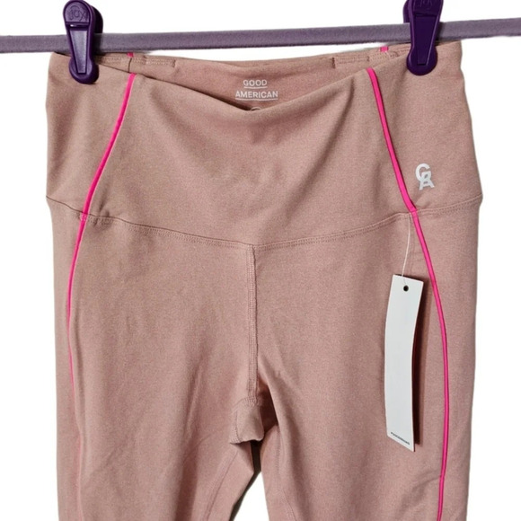 Good American The Electric Feel Crop Leggings NWT - Picture 3 of 9